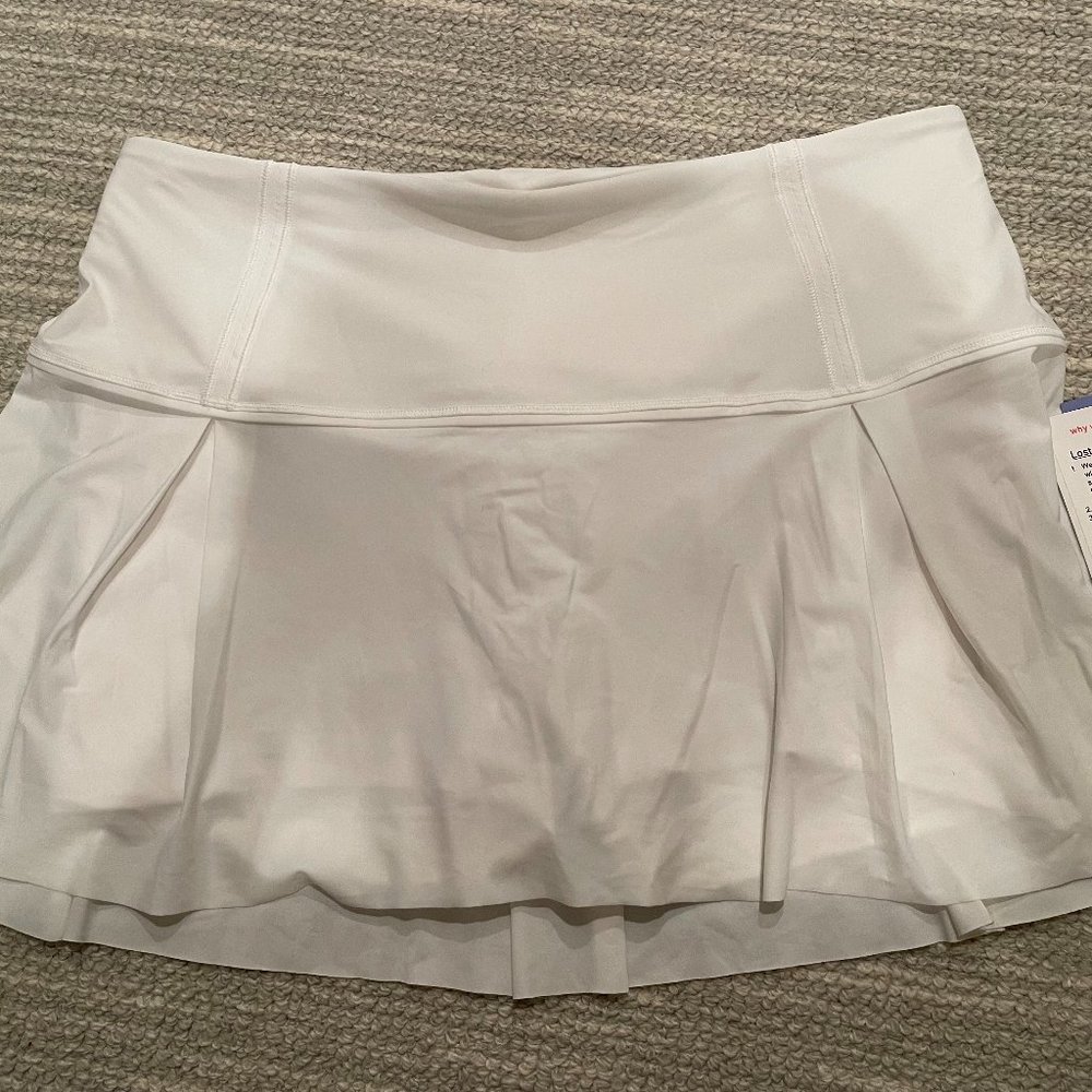 Lost in Pace Lulu Lemon Skirt in white size 10
